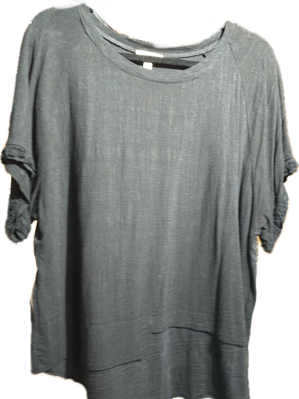 Umgee Black Short Sleeve Relaxed Crewneck Tee in Black